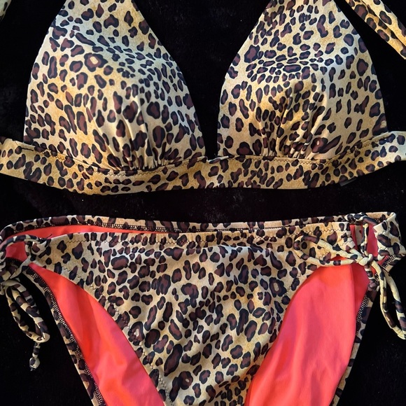 🐆🐆LIKE NEW VICTORIA SECRET’S CLASSY BIKINI SZ L🐆🐆 - Picture 3 of 8